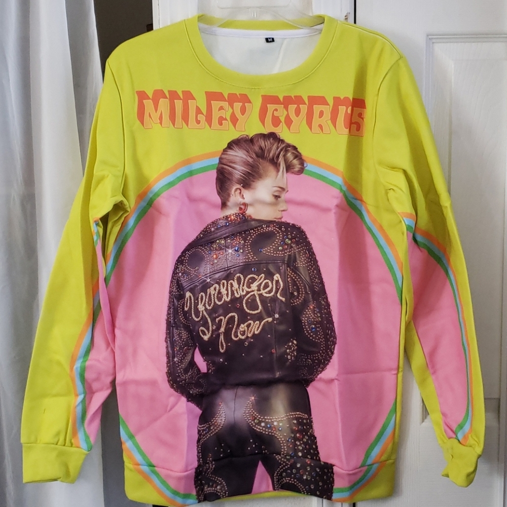 MILEY CYRUS SWEATER